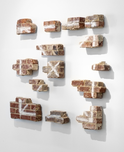 Pablo-Rasgado-Ventana-2019-Bricks-133-x-168-cm